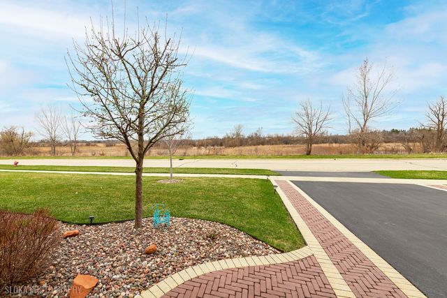 308 Fieldstone Drive, Woodstock, IL 60098