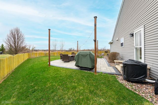 308 Fieldstone Drive, Woodstock, IL 60098