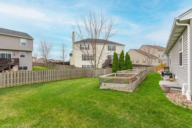 308 Fieldstone Drive, Woodstock, IL 60098