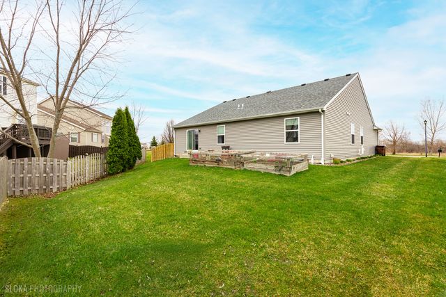 308 Fieldstone Drive, Woodstock, IL 60098