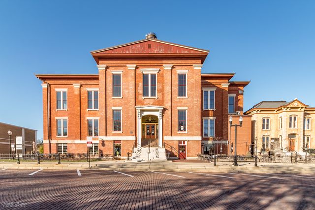 308 Fieldstone Drive, Woodstock, IL 60098