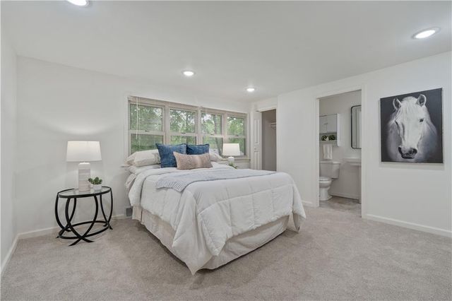 7840 Ash Street, Prairie Village, KS 66208