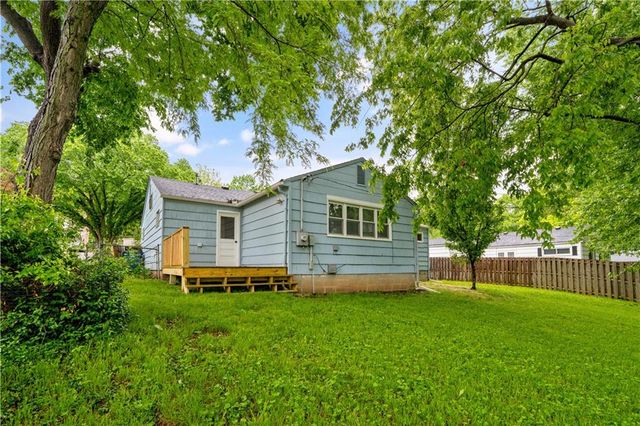 7840 Ash Street, Prairie Village, KS 66208