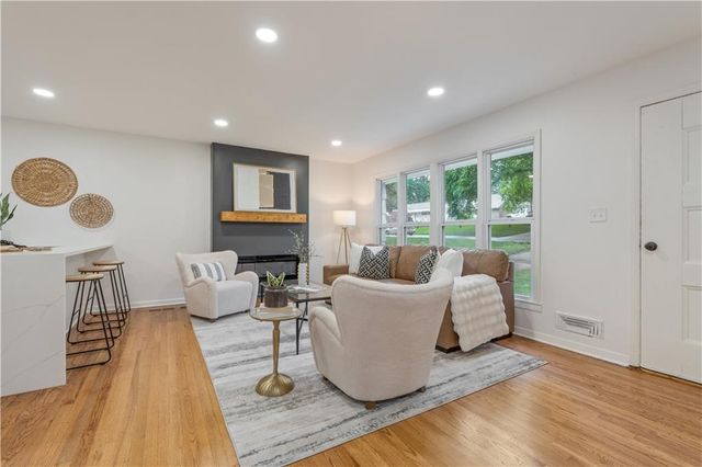 7840 Ash Street, Prairie Village, KS 66208