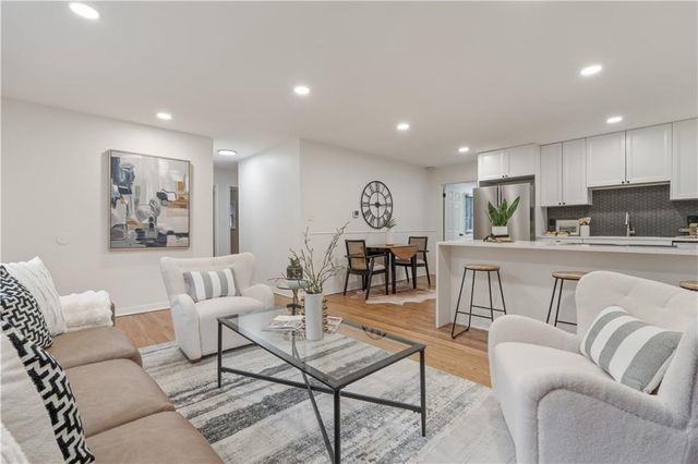 7840 Ash Street, Prairie Village, KS 66208