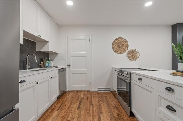 7840 Ash Street, Prairie Village, KS 66208