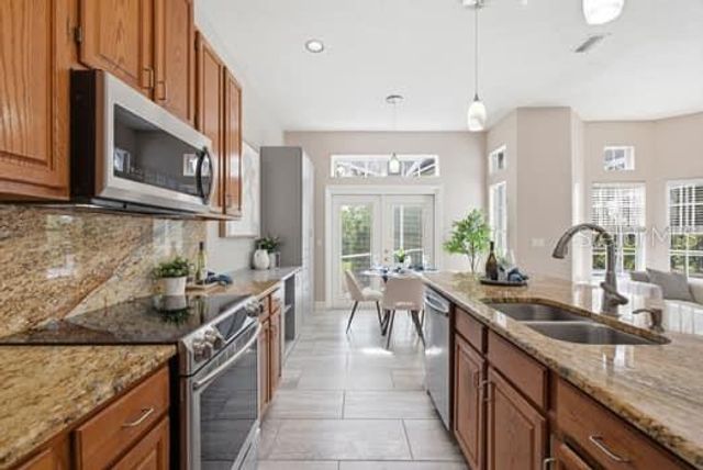 4415 AVENUE CANNES, Lutz, FL 33558