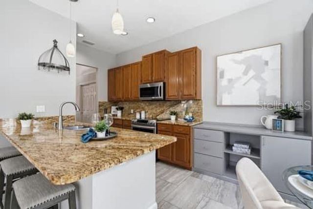 4415 AVENUE CANNES, Lutz, FL 33558