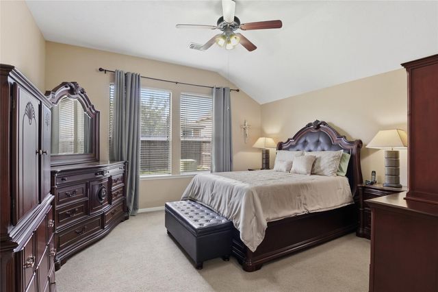 619 Castle Cove Lane, League City, TX 77573