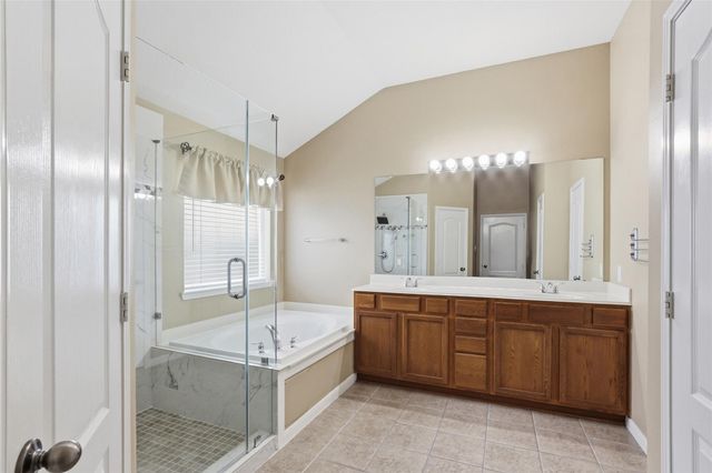 619 Castle Cove Lane, League City, TX 77573