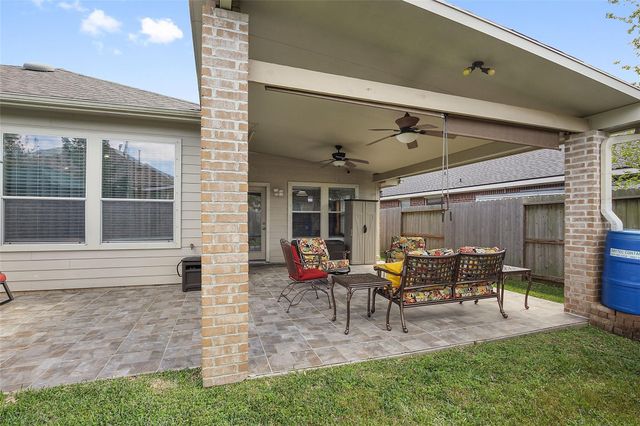 619 Castle Cove Lane, League City, TX 77573