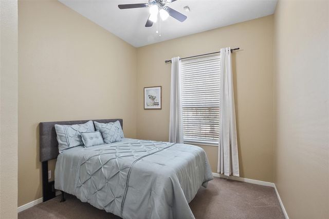 619 Castle Cove Lane, League City, TX 77573