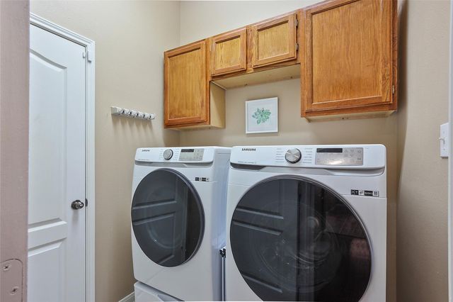 619 Castle Cove Lane, League City, TX 77573