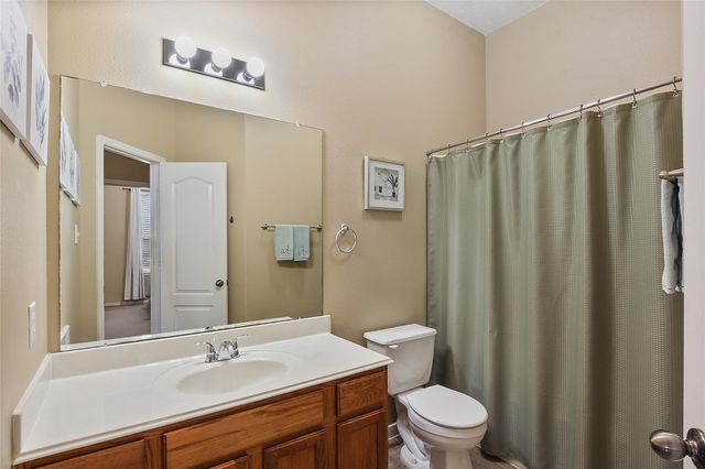 619 Castle Cove Lane, League City, TX 77573