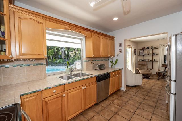 20004 SW 82nd Pl, Cutler Bay, FL 33189