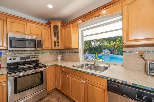 20004 SW 82nd Pl, Cutler Bay, FL 33189