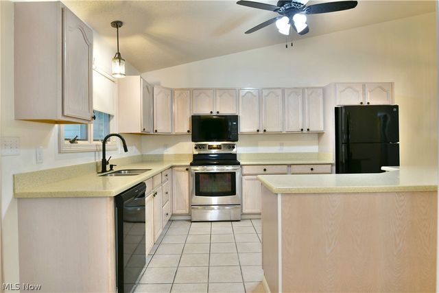 553 Wilcox Road B, Austintown, OH 44515