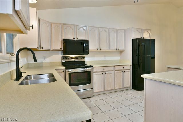553 Wilcox Road B, Austintown, OH 44515
