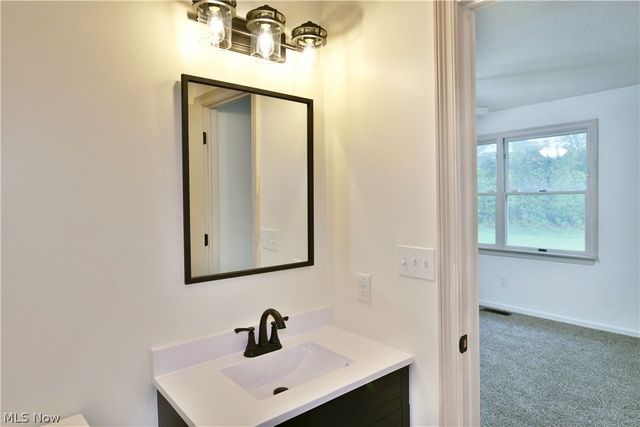 553 Wilcox Road B, Austintown, OH 44515