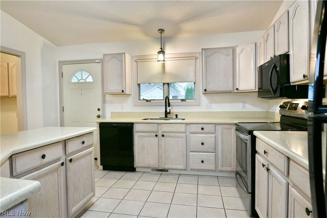553 Wilcox Road B, Austintown, OH 44515