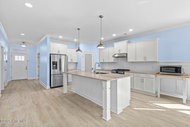 105 N Lamplighters Walk, Hampstead, NC 28443