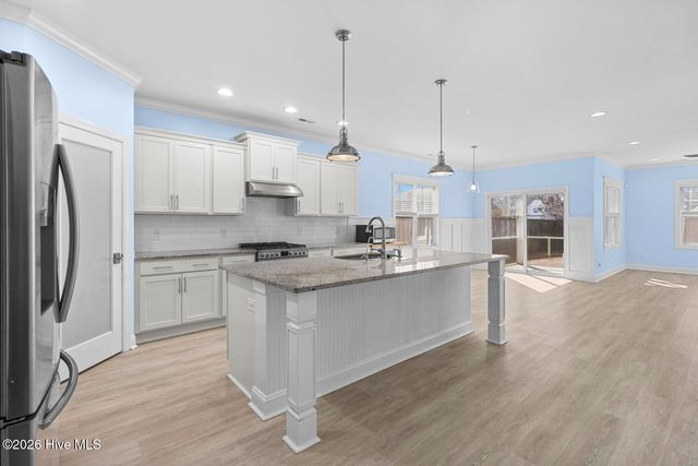 105 N Lamplighters Walk, Hampstead, NC 28443