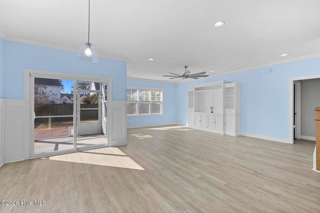 105 N Lamplighters Walk, Hampstead, NC 28443