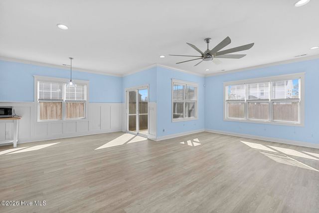 105 N Lamplighters Walk, Hampstead, NC 28443