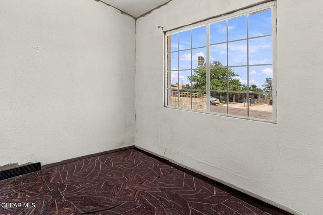 219 BAYWOOD Road, El Paso, TX 79915