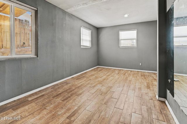 219 BAYWOOD Road, El Paso, TX 79915