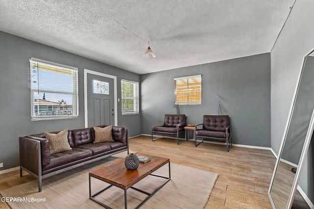 219 BAYWOOD Road, El Paso, TX 79915