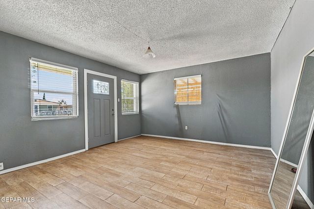 219 BAYWOOD Road, El Paso, TX 79915