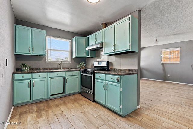 219 BAYWOOD Road, El Paso, TX 79915