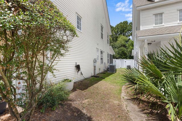 1268 Fenwick Plantation Road, Johns Island, SC 29455