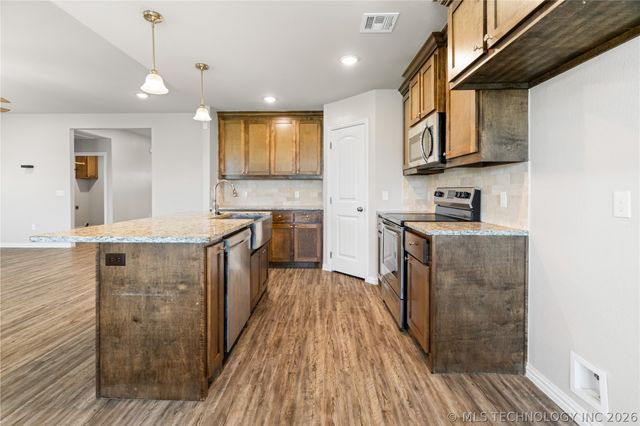 394 Lake Meadow Loop Road, Durant, OK 74701