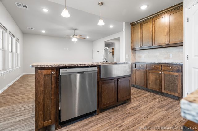 394 Lake Meadow Loop Road, Durant, OK 74701