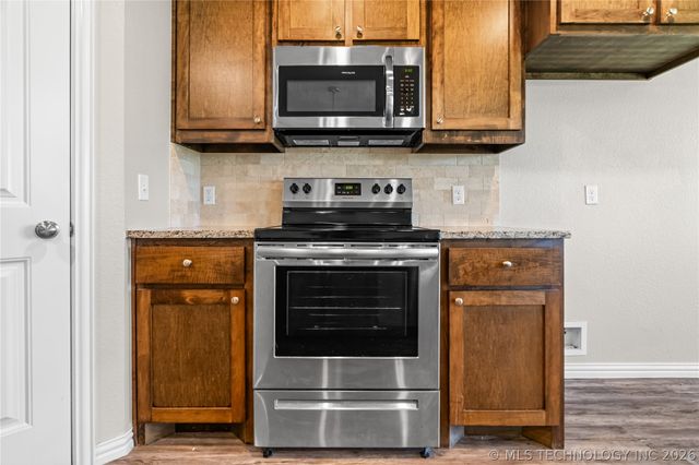394 Lake Meadow Loop Road, Durant, OK 74701
