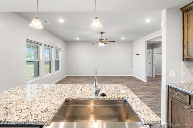 394 Lake Meadow Loop Road, Durant, OK 74701