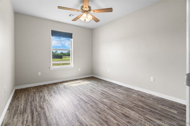 394 Lake Meadow Loop Road, Durant, OK 74701