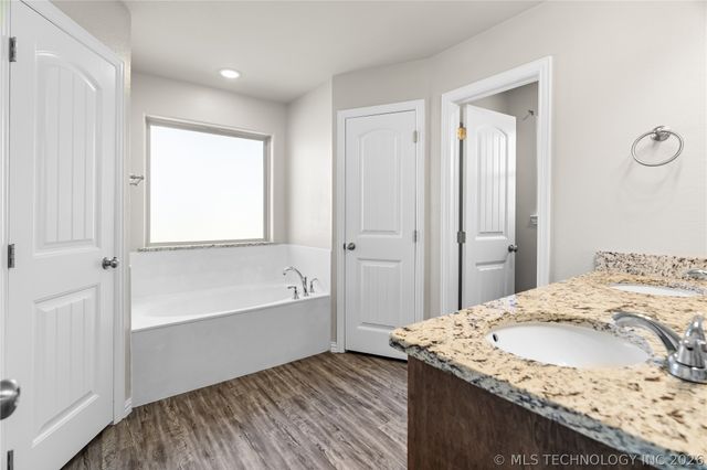 394 Lake Meadow Loop Road, Durant, OK 74701