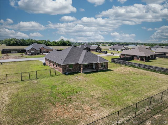 394 Lake Meadow Loop Road, Durant, OK 74701