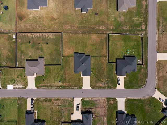 394 Lake Meadow Loop Road, Durant, OK 74701