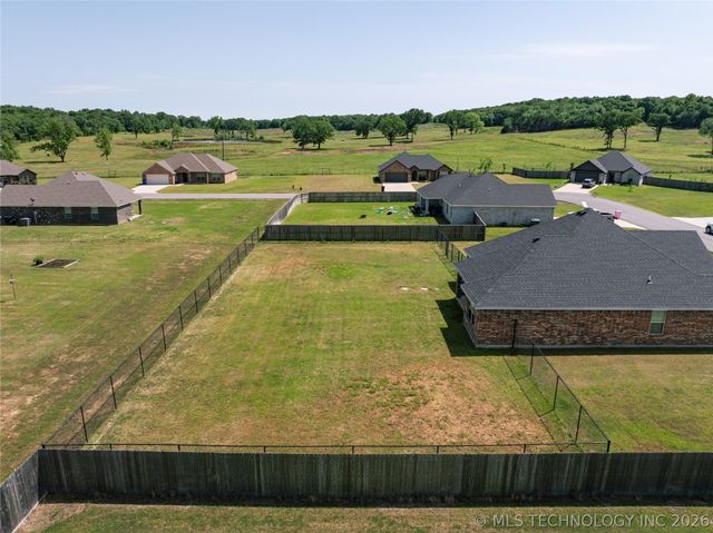 394 Lake Meadow Loop Road, Durant, OK 74701