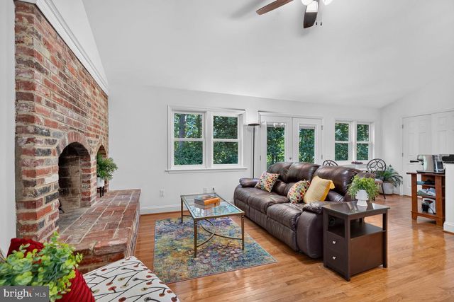 5501 3RD ST S, Arlington, VA 22204