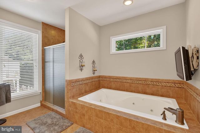 5501 3RD ST S, Arlington, VA 22204