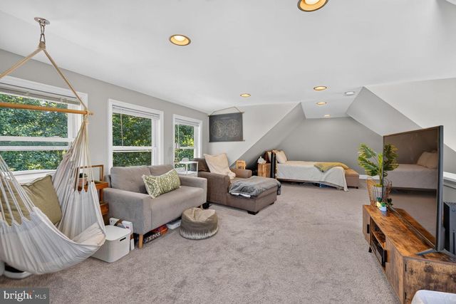 5501 3RD ST S, Arlington, VA 22204