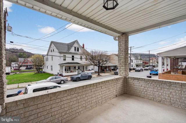 518 WASHINGTON ST, Tamaqua, PA 18252