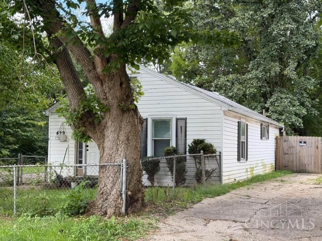 429 Rohrer Boulevard, Riverside, OH 45404