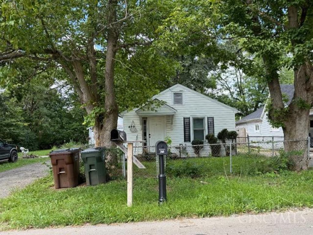 429 Rohrer Boulevard, Riverside, OH 45404