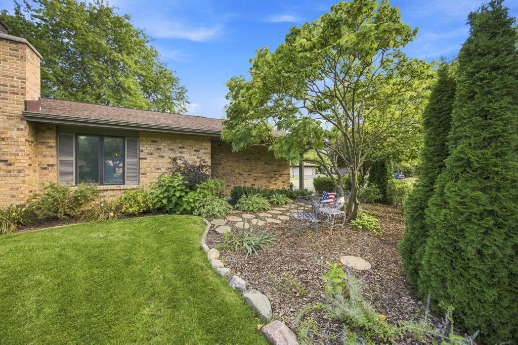 38 Jewel Lane N, Plymouth, MN 55447 — exterior